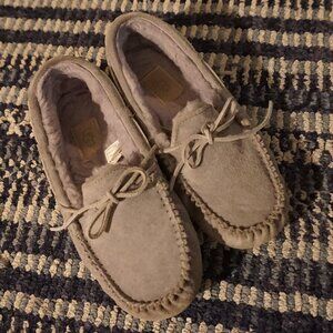 UGG Dakota Style Womens Slippers Moccasin style Shoe Grey 7